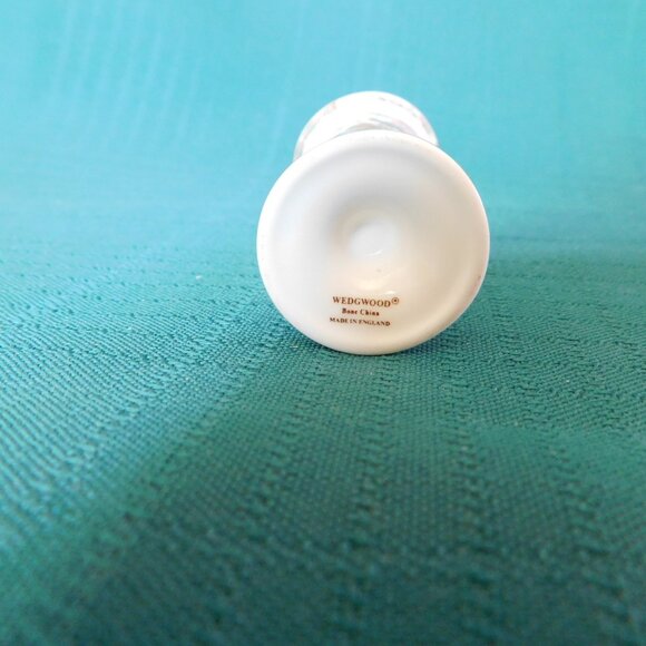 (Sold) Wedgwood Kutani Crane (1971) mini bud vase mint condition - Picture 5 of 6